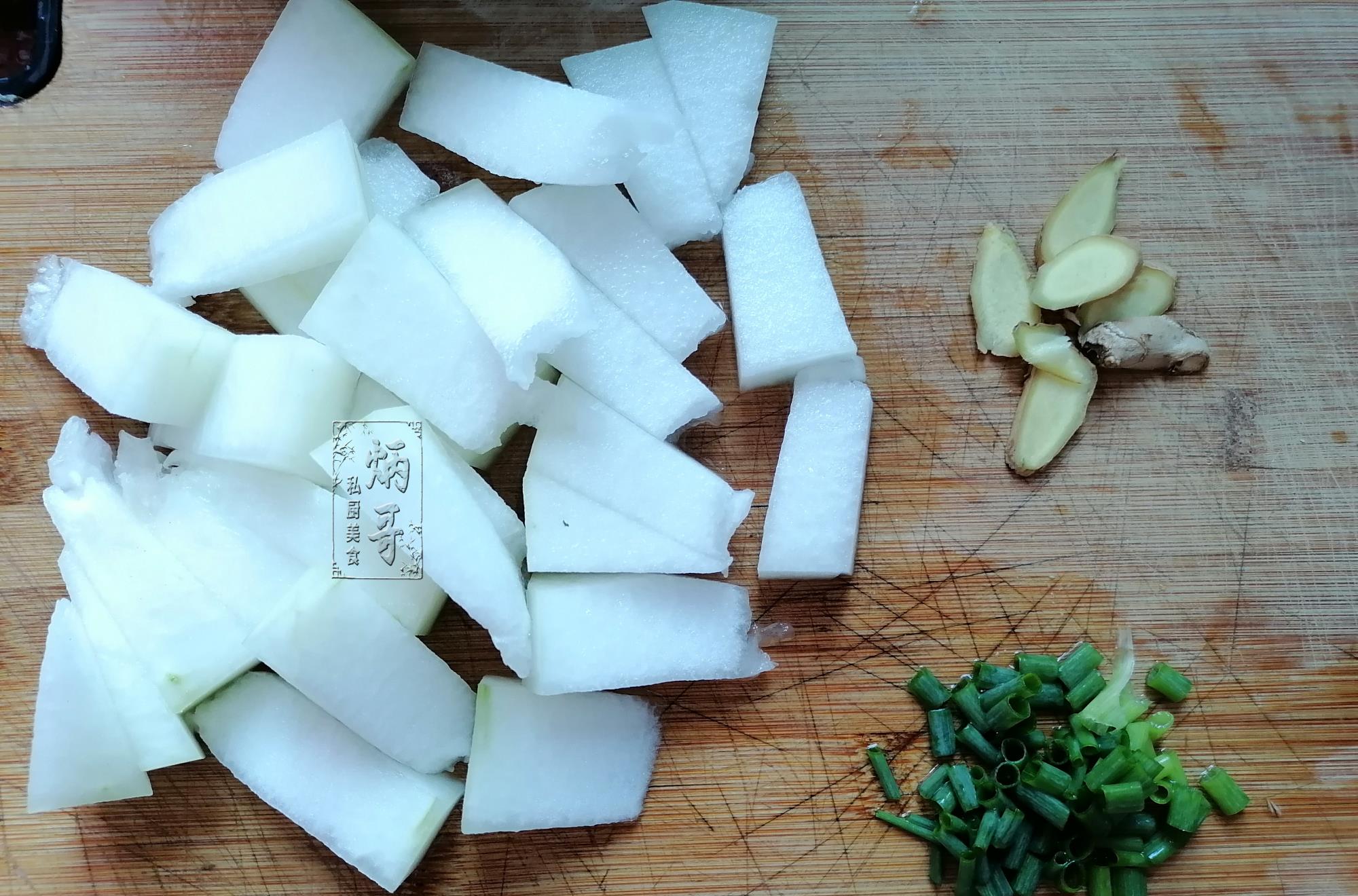 「冬瓜汤」家里再穷也要买给孩子吃，夏天吃它清凉解暑，强壮筋骨，身体好！