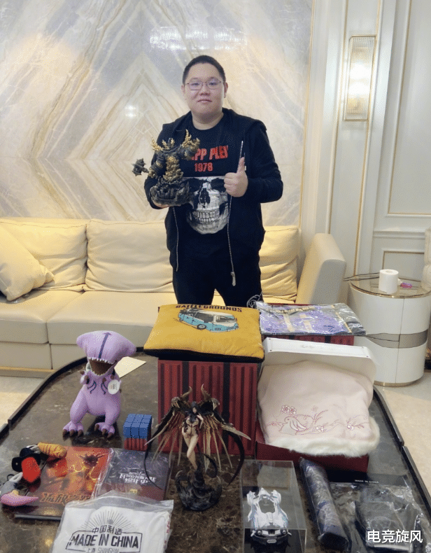 #大司马#PDD的晚餐，宝哥的晚餐，大司马的晚餐，看到桌子上的菜，差距有点大