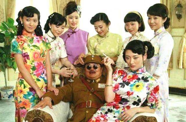 『袁世凯』袁世凯喝醉回家，把儿媳当成老婆，次日定了1条铁规，儿媳很高兴