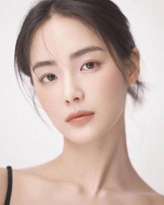 欧美妆|反击茶艺妆!15岁的刘亦菲就已经试过了,气质和气场兼备