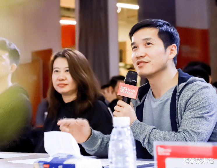 一加科技|一加创始人：不是什么样的手机都能叫旗舰机，要用三年来检验！