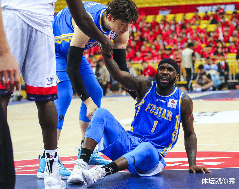 『王哲林』13分惨败！CBA复赛爆出大冷门，双外援被打爆，王哲林37+15太不讲理