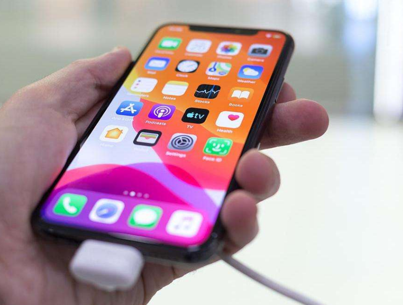 []手机寿命将尽，八成会出现这4个征兆，说明你该换新手机了