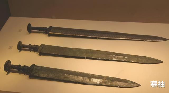 剑池|水中古墓藏3000把宝剑，秦始皇都盗不走，专家抽干水后发现玄机