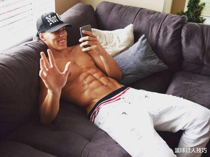 『勒布朗·詹姆斯』NBA身体素质最强10大小前锋:詹姆斯仅第2,榜首之人打法飞天遁地