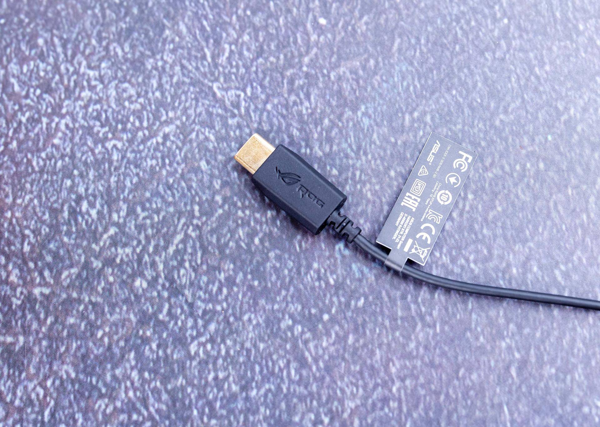 耳机|入耳式耳机也能玩RGB？ROG降临RGB使用体验