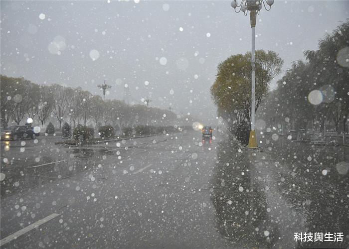 『』才不过6月，美国西部地区大雪纷飞，地球究竟是怎么了？