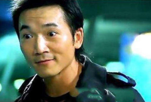 「邹兆龙」?邹兆龙，一拳你就肿了，你做什么武打演员？