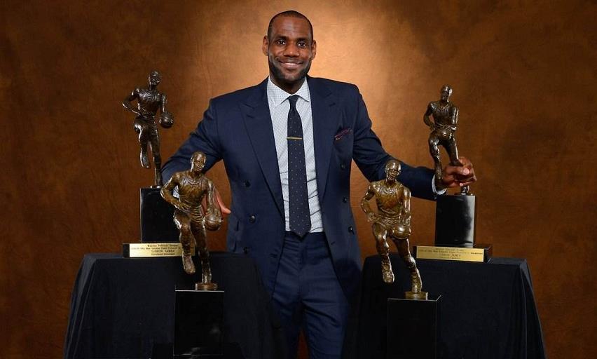 勒布朗·詹姆斯：改变詹姆斯命运的一场球，比13年总决G6、比16年总决G7更重要