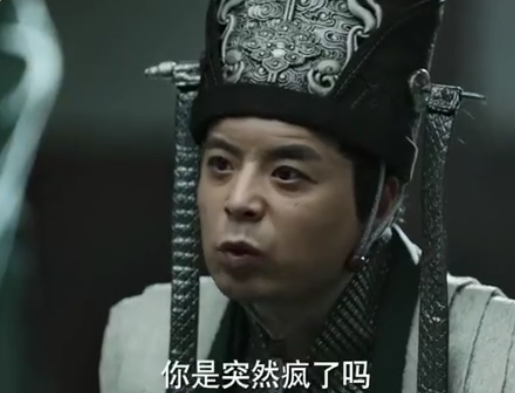 李佳琦：李佳琦直播开黄腔杨幂装不懂；papi酱：别把没素质当幽默