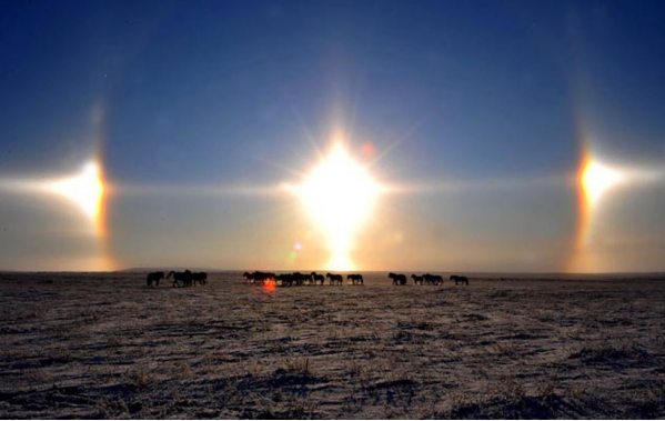 石家庄|石家庄上空出现两个“太阳”，罕见现象频频出现，这是发生了什么
