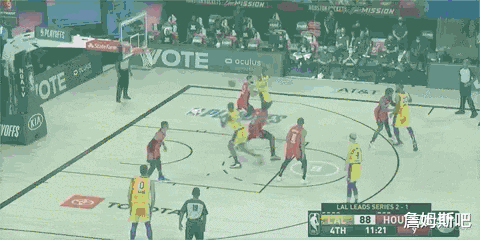 湖人队|湖人大比分3-1领先火箭，弃用中锋却派上奇兵，卡鲁索和詹姆斯一同杀死比赛