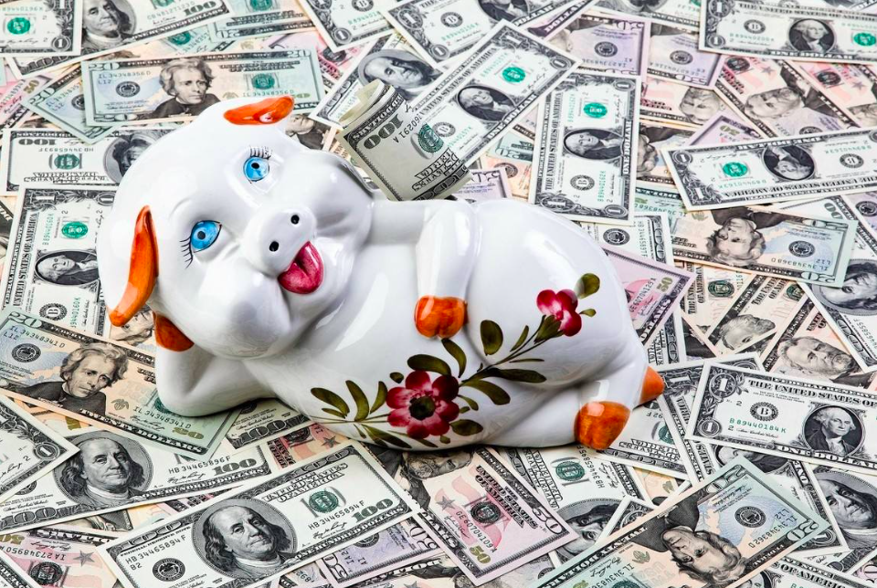 【利息】如果存1000万在银行，光靠利息够生活吗？可以不用去上班吗？