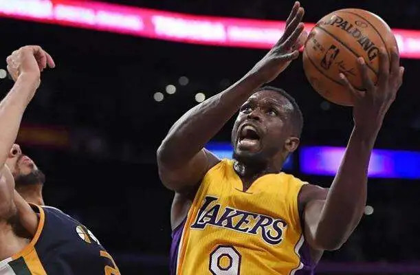 湖人队|扎心了！一个赛季只打了一场比赛，湖人夺冠后仍要付1500万薪水