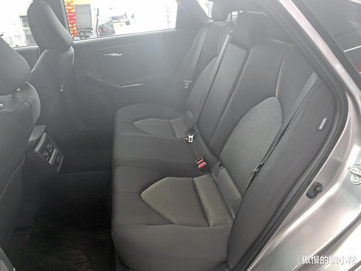 亚洲龙|“亚洲龙”中期改款，鱼鳞式格栅比雷克萨斯还夸张，不到20万，或再成爆款