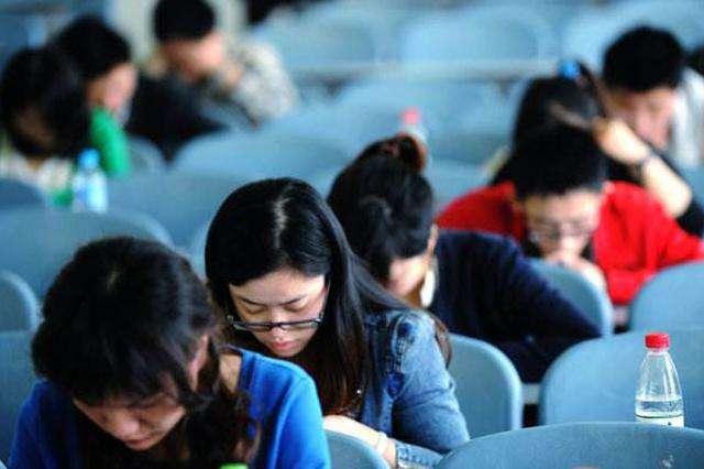 「法学」盘点公务员报考四大专业，这些人最容易被录取，各个单位都抢着要！