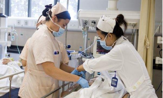 苹果|为什么人死后，身体不可以触碰？退休老护士告诉我这个讲究