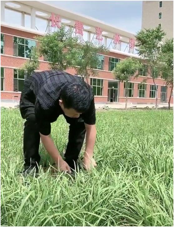 王小宝|55岁王长贵晒近况，娶小自己19岁香秀闺蜜，网红风撞脸赵本山女儿