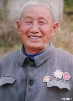 机枪|他一战歼敌165人，获一等功臣，晚年再见自己的武器哭成了泪人