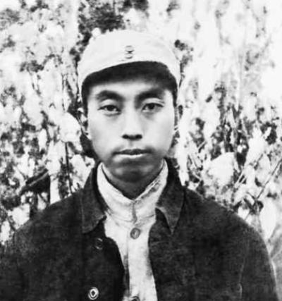 开国元勋|华国锋如何引起毛主席的注意?1955年两人第一次见面