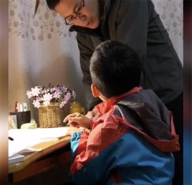 作文|学生交上“天书作文”，语文老师改崩溃，家长：别急，在打了