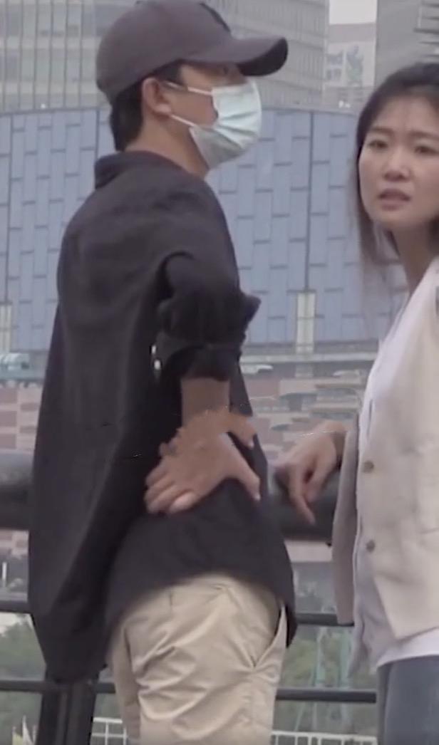 【黄轩】黄轩恋情曝光后立刻承认，被赞有担当，“拍”女朋友官宣风趣幽默