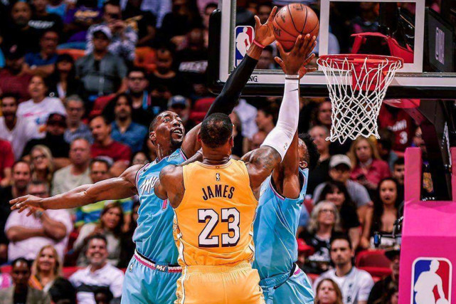 勒布朗·詹姆斯|历史第一！又历史第一！詹姆斯彻底摊牌全联盟，湖人总冠军稳了