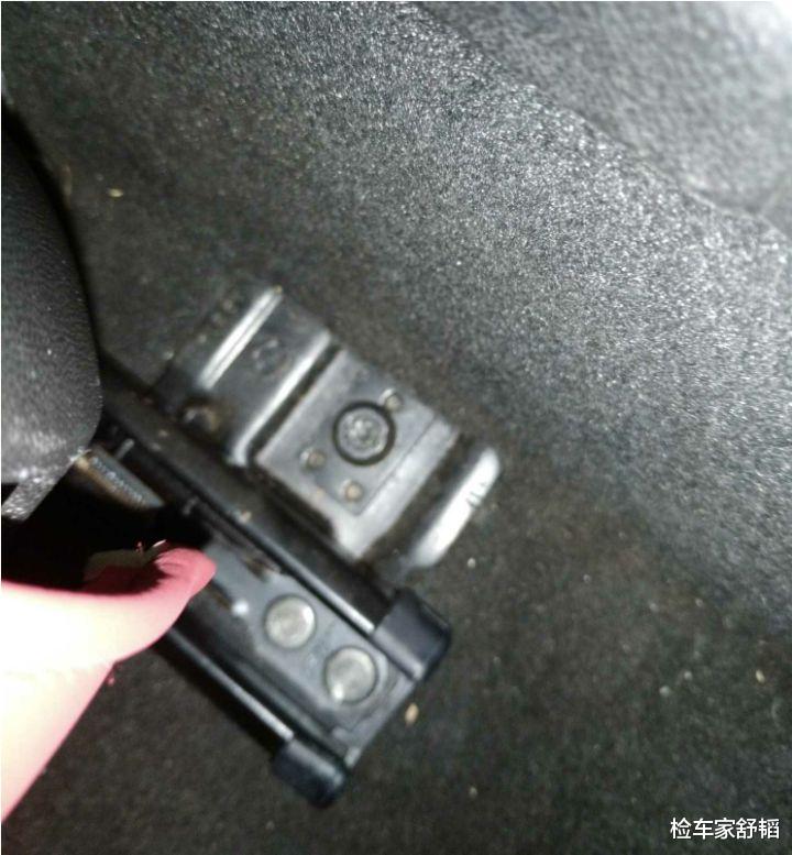 雪佛兰科迈罗|情迷大黄蜂，29万买辆两年的雪佛兰科迈罗，掀开机盖却脸色一沉