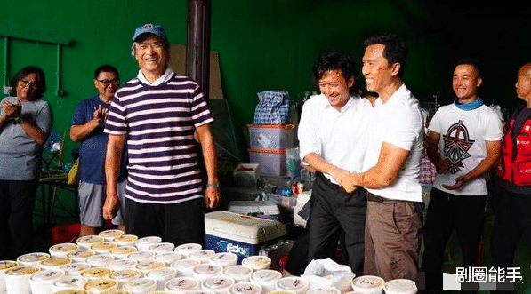 谢霆锋|影帝谢霆锋4年后再回归，湿发卷毛帅出新高度，力挺陈木胜遗作