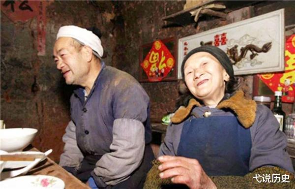 弋说历史|他娶大10岁妇人，为躲避世俗躲进深山，半世纪为爱凿开6208级天梯