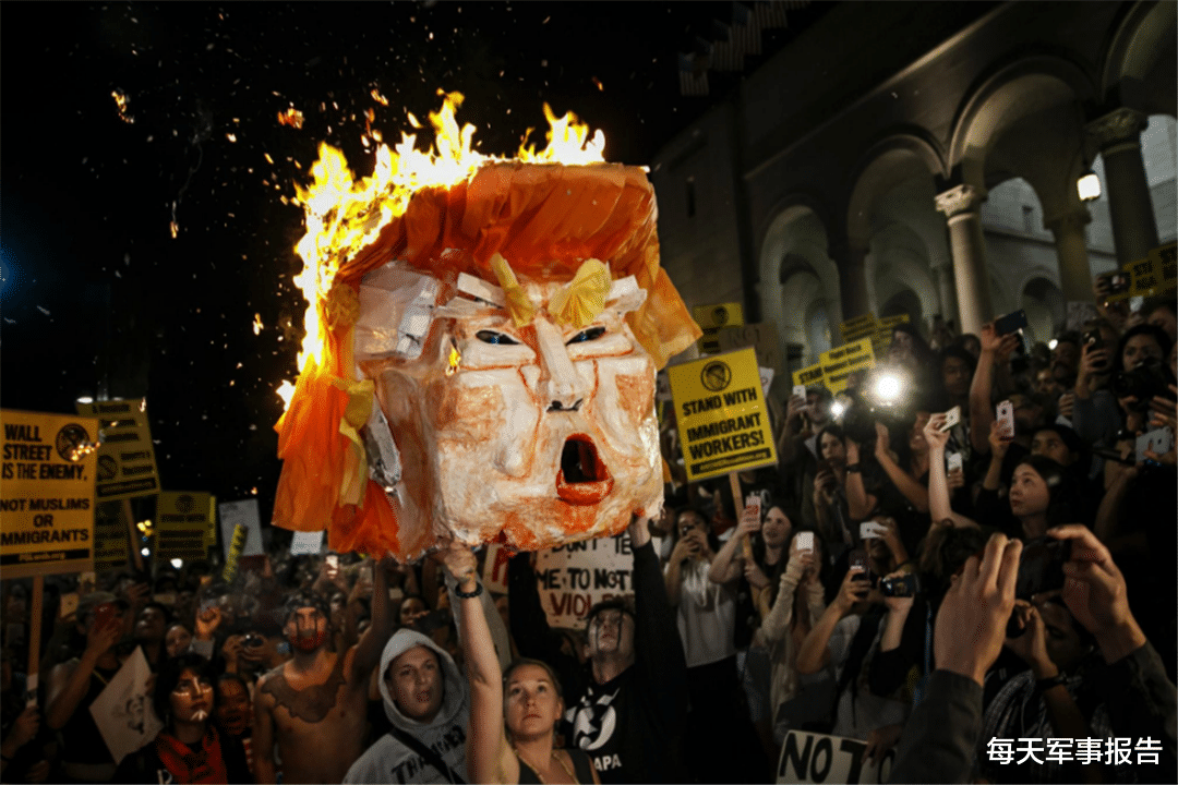 [美国]美国抢走全世界“头条”！3大绝望噩耗接连传出，中方反倒成为“救世主”！