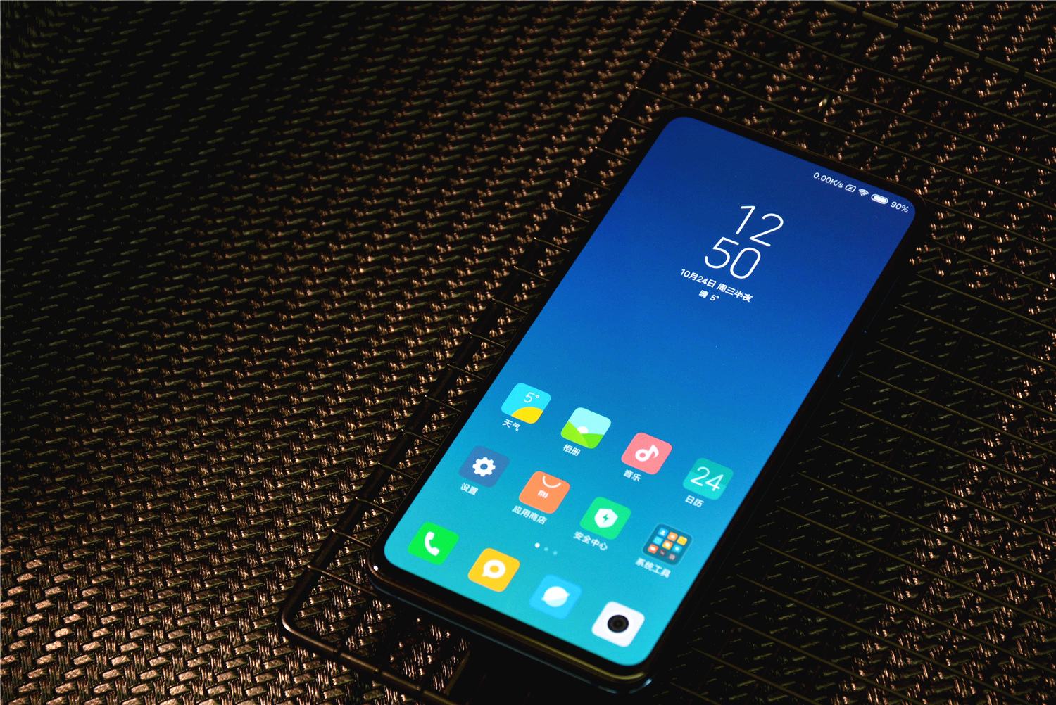 『oled屏』手机OLED屏或降低眼睛视力，如果感到不适，请停止使用！