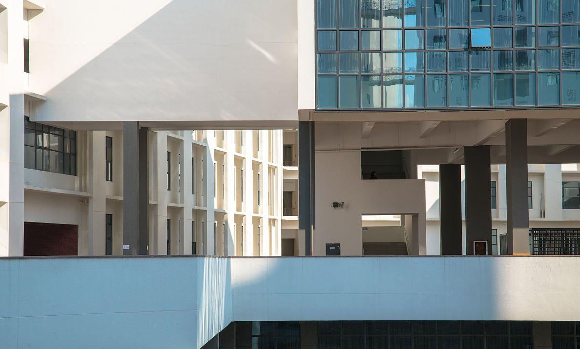 深圳大学|深圳大学在各省录取最低位次和分数，这所大学不是211但备受关注