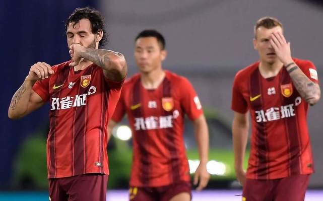 中超|曝中超某支争冠组队或卖光外援！全华班踢第2阶段，名记：违背体育道德