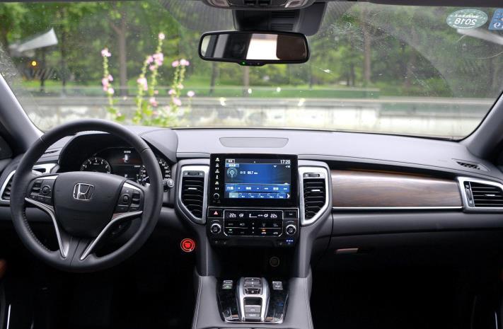 「本田UR-V」开了本田URV，再花31万开斯巴鲁傲虎，车主：开完才知道差距