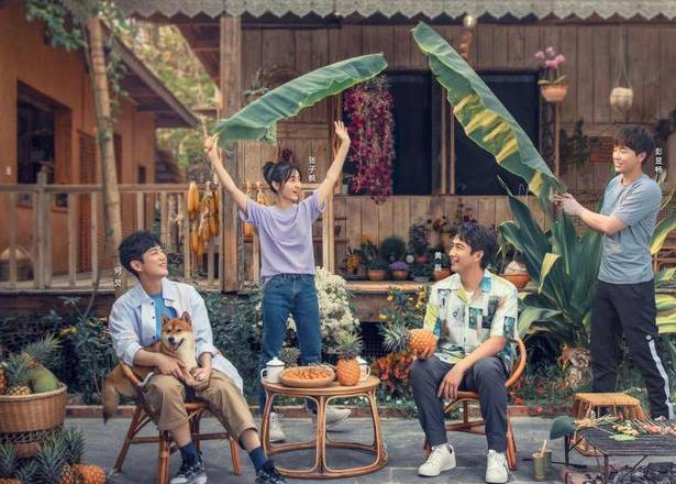 【张子枫】张子枫刚进门就把拖鞋甩开,看她鞋子怎么摆放的,暴露出其人品!