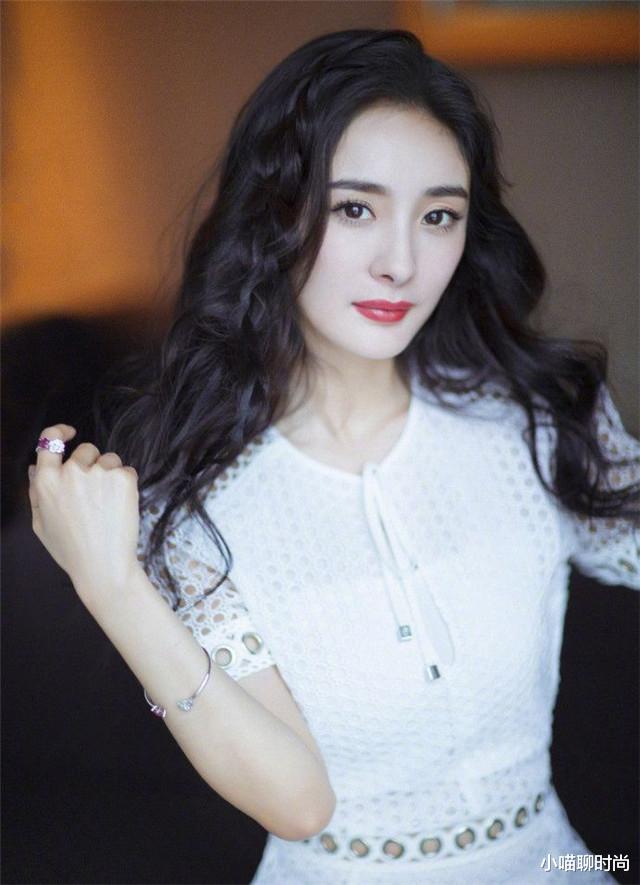 卷发|为什么你一卷发就显老气？烫发显年轻的3个“经验”，建议收藏！