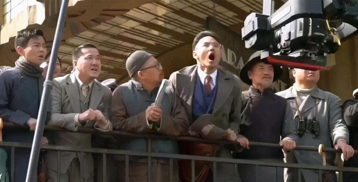 八佰|错过《八佰》的2位演员：一个耍大牌成就唐艺昕，一个镜头被删光