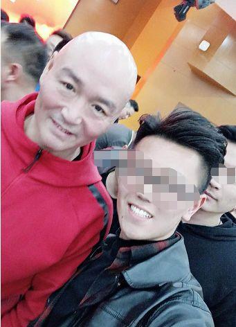 三德子|都是张国立搭档现状却不同：三德子养鸡，小桃红认不出，法印最惨