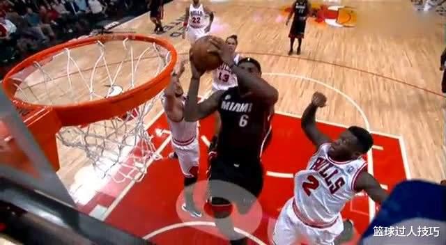 迈克尔·乔丹▲这些后卫盖帽太残暴！韦德老大爷散步般淡定，这封盖足以排第一