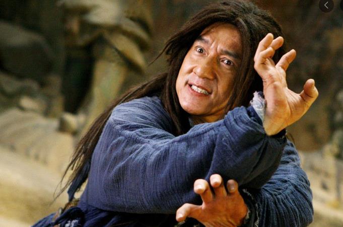 『成龙』成龙唯一一次用替身，结果凭此进入好莱坞，事后送替身两辆超跑