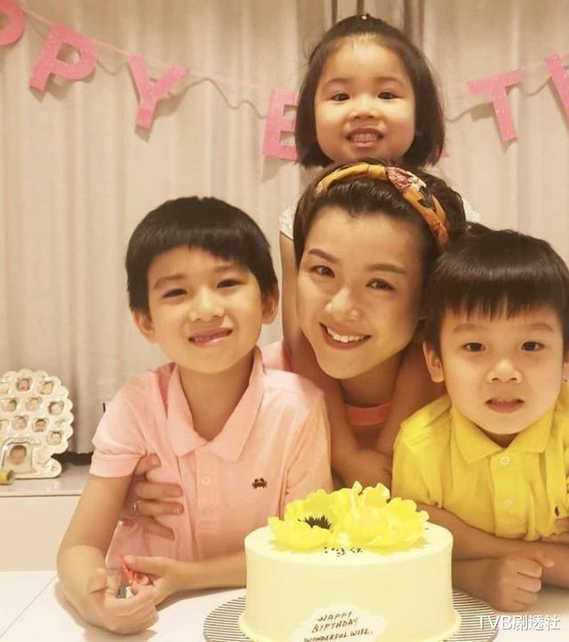 陈茵媺|TVB视帝最美妻子罕有开直播，大方透露明年会拍新剧，网友期待