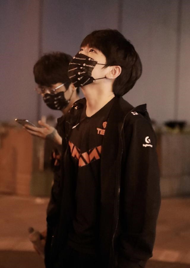 tes战队|“阿水的赛纳”登上热搜，PCS赛区：世界赛没一个AD够他打得！