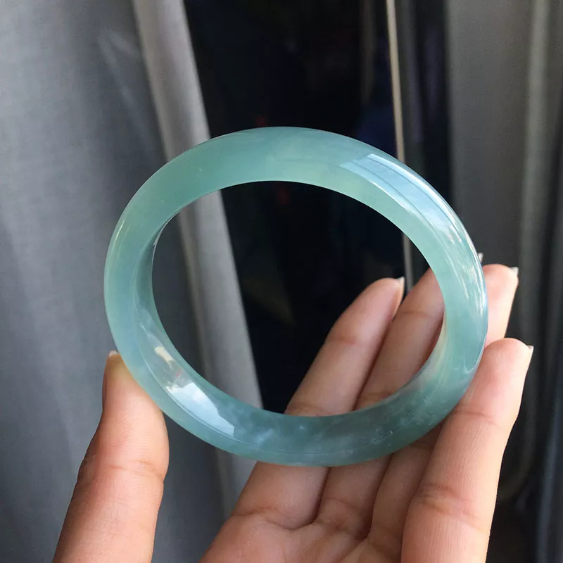 翡翠|翠友直接拿下的翡翠原石，出货效果太出乎意料了！