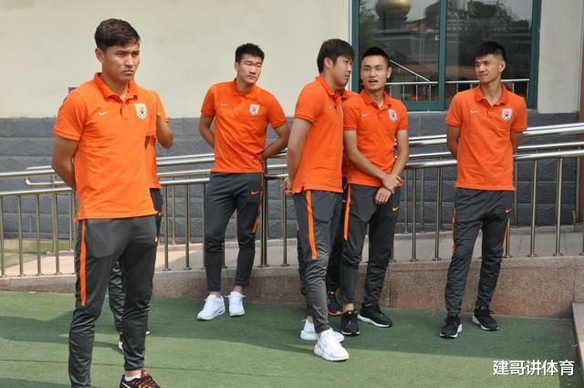 山东鲁能|郝伟很强！让李霄鹏弃将迎来新生！鲁能边路再迎一位强人