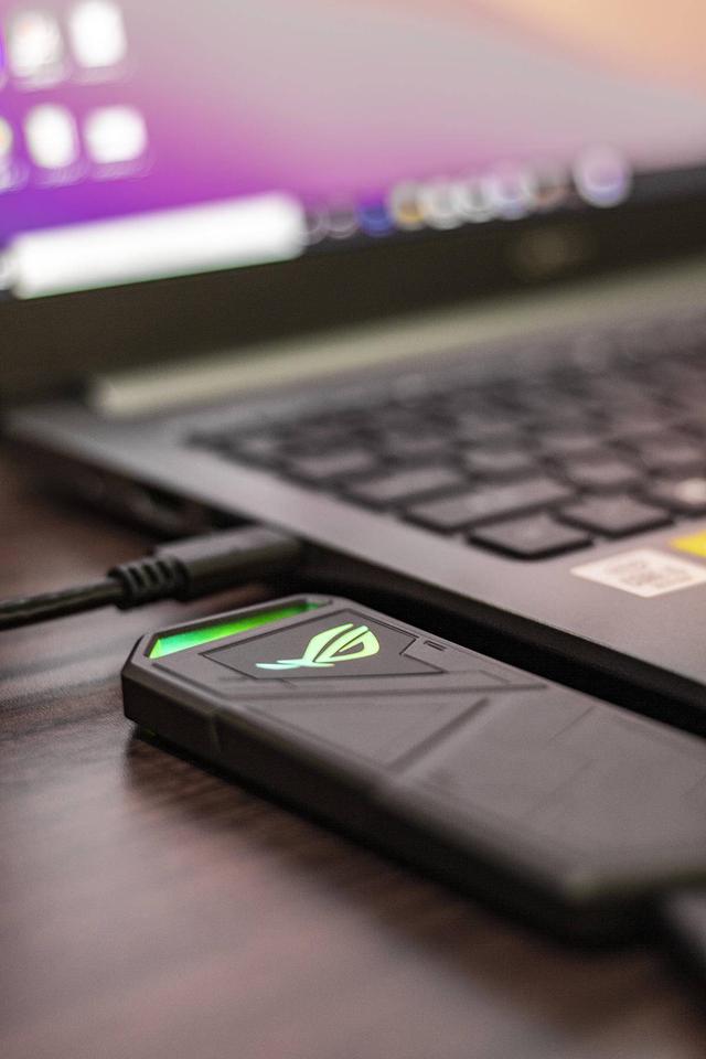 苹果|高速、高颜值的移动存储工具，ROG Strix Arion 幻影硬盘盒体验