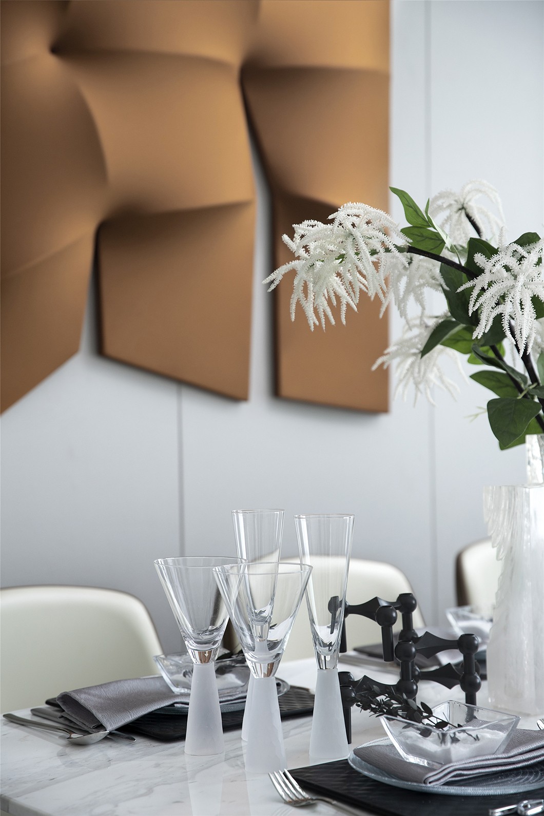 |130㎡现代低奢风样板间，柔和不乏雅致的高级感