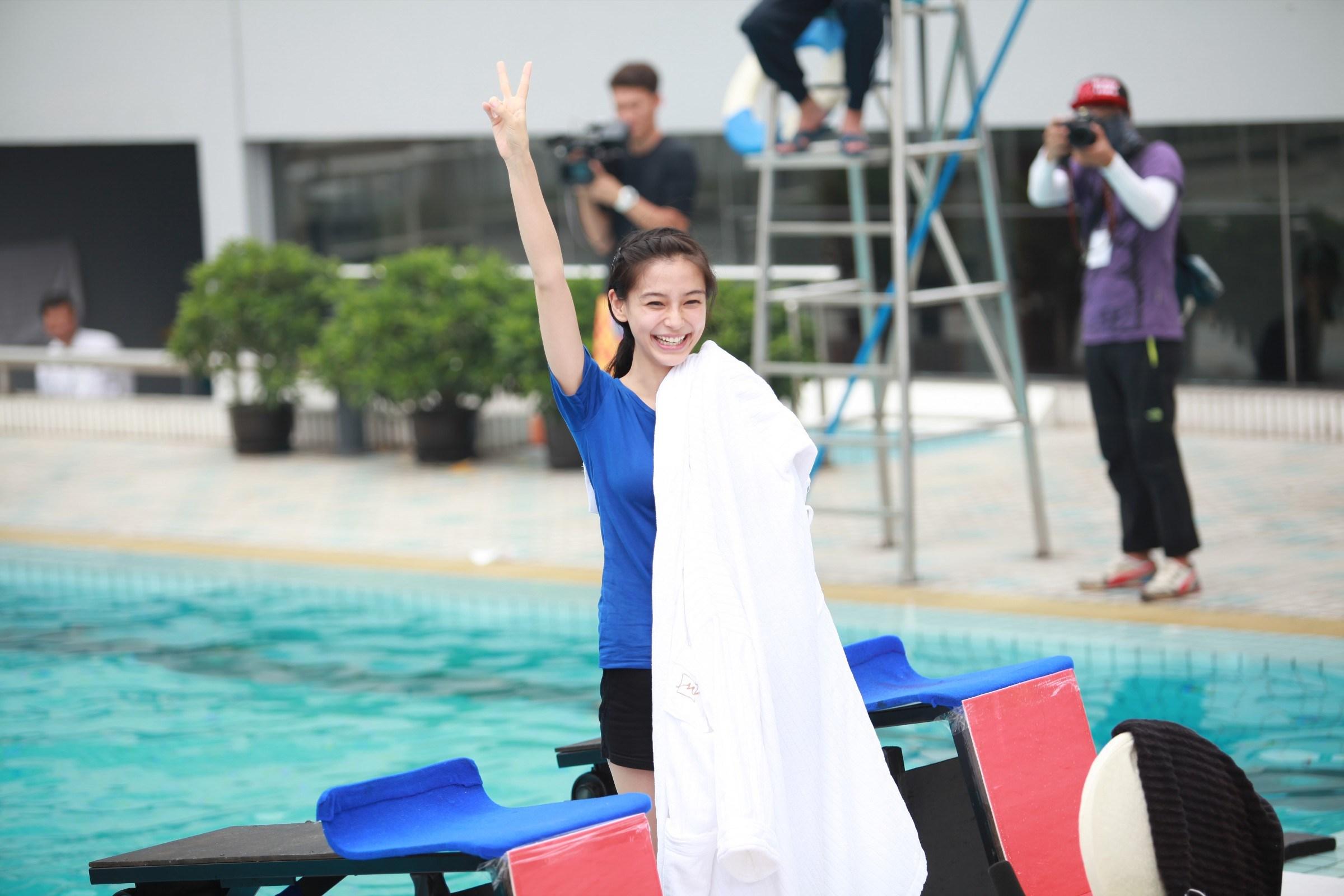 Angelababy|23岁就上福布斯的杨颖，这次准备死磕不看好她的人，为母则刚