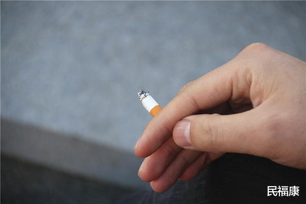 医生|为什么人老后身上会有味？医生抓出3个“元凶”，45岁后建议少碰