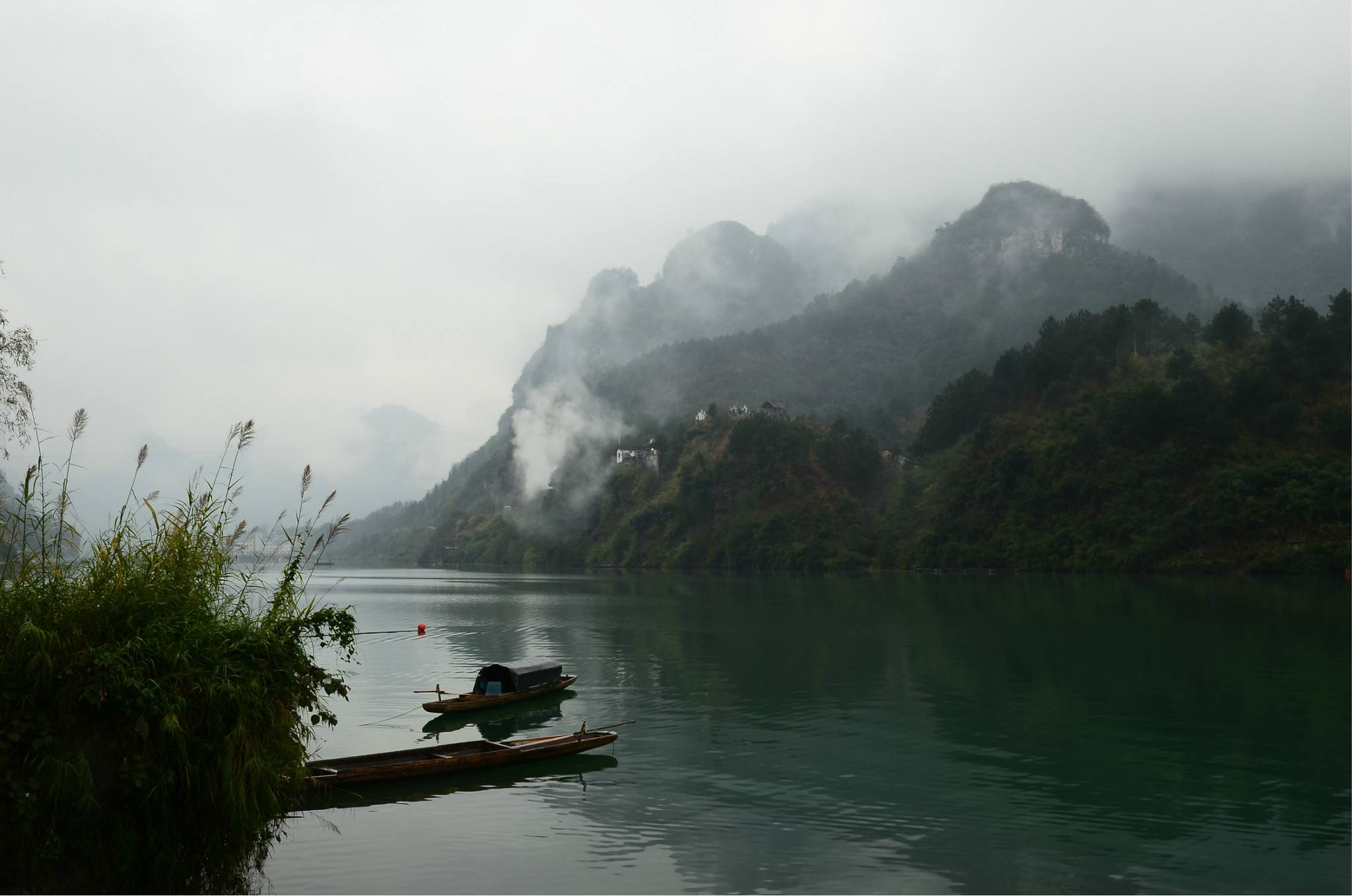 九龙▲用时五个多小时，终于到达九龙洞风景区了，好美